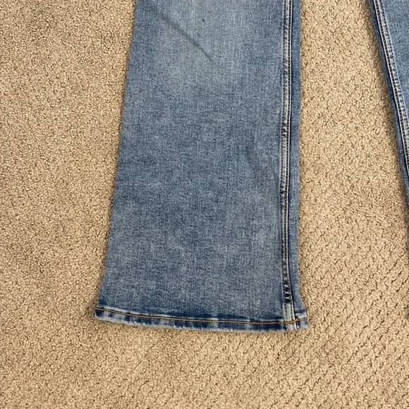 Flare Jeans - Picture 2 of 5